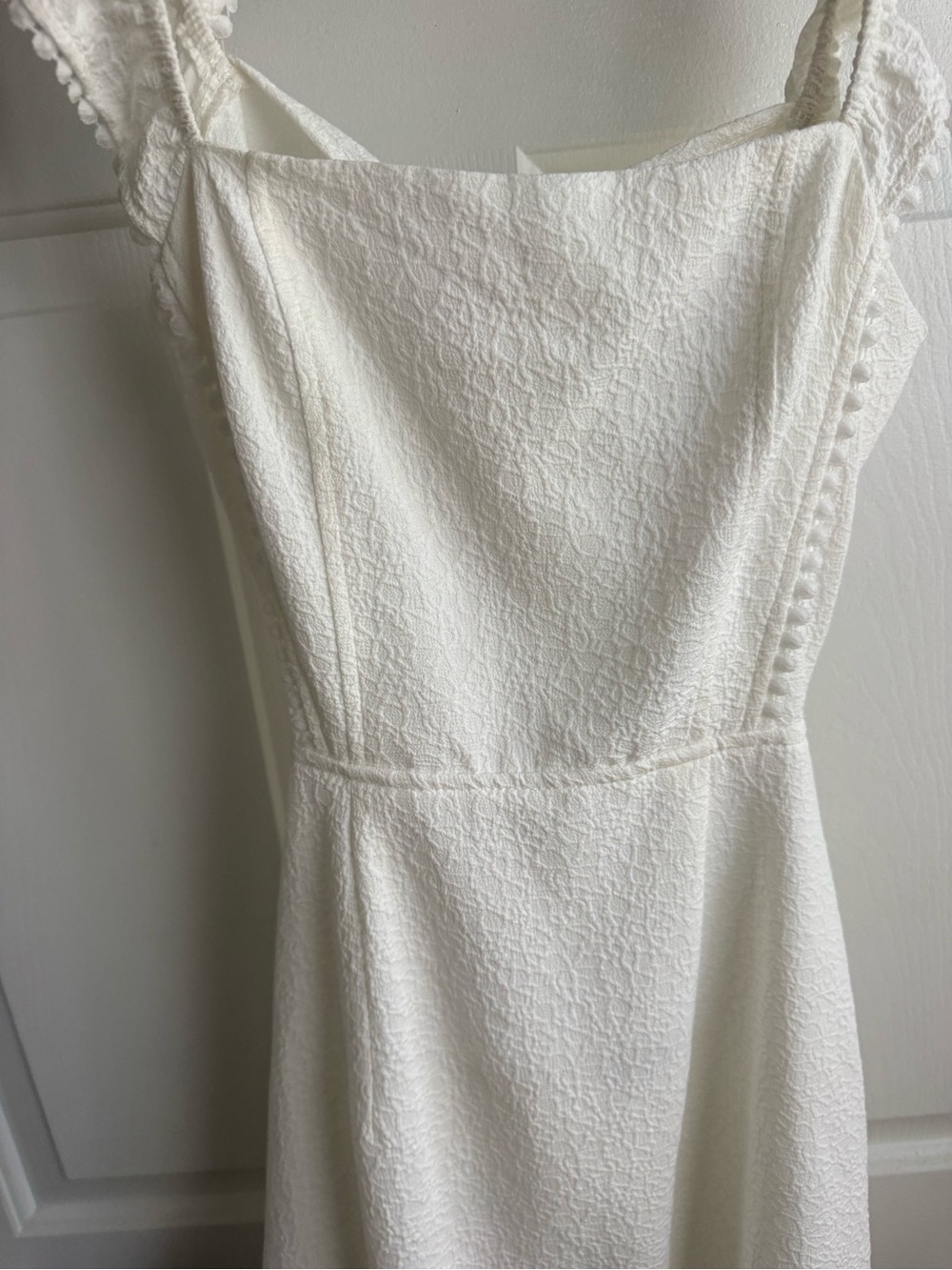 Backless Ruffle Hem White Sundress - Picture 4 of 4
